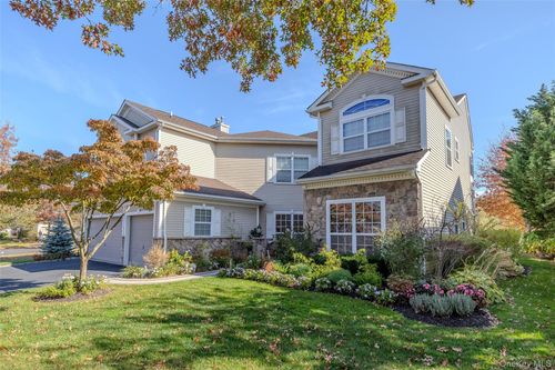 77 Hamlet Dr, Mount Sinai, NY, 11766-3001 | Card Image