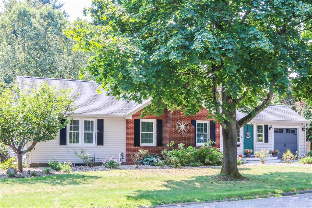 Frankwyn St, East Longmeadow, MA 01028