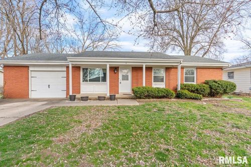 6 Melody Dr, Rochester, IL, 62563-9213 | Card Image