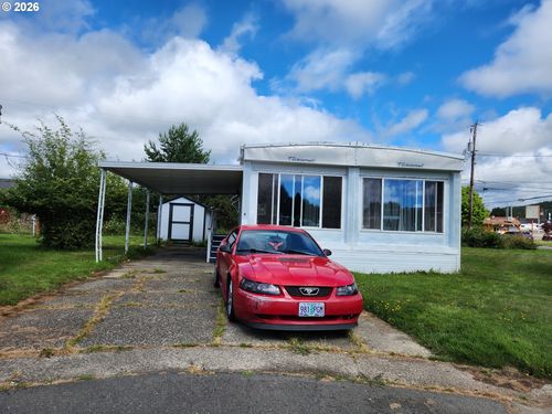 1413 Hawthorne Ave, Reedsport, OR, 97467-1625 | Card Image