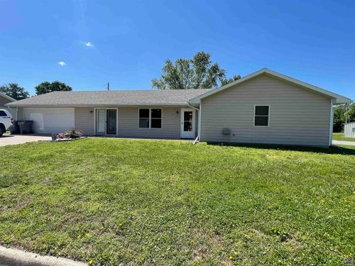 31 W Logan Ave, Emporia, KS, 66801-4663 | Card Image