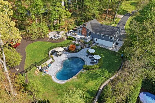 61 Bankside Dr, Centerport, NY, 11721-1738 | Card Image