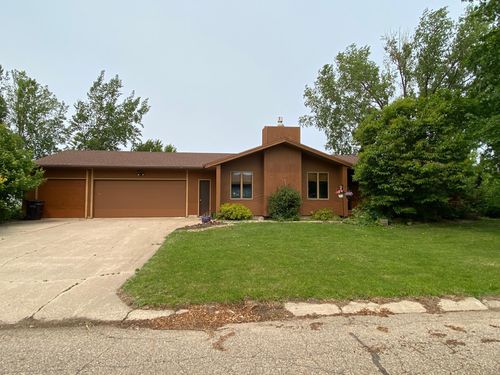 199 2nd St Ne, Clarks Grove, MN, 56016-7737 | Card Image