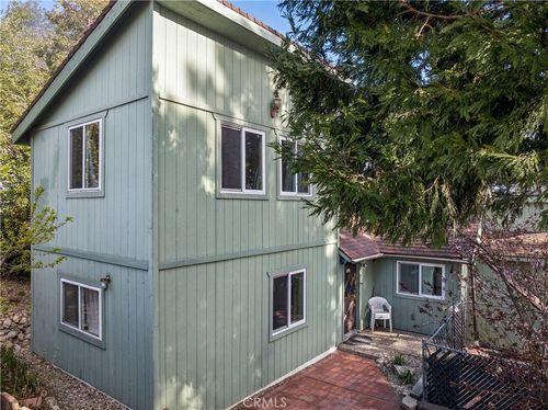 1051 Playground Dr, Crestline, CA, 92325-9489 | Card Image