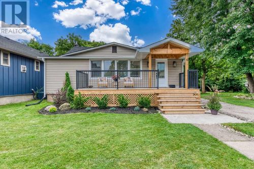 6 Rembe Ave, Hamilton, ON, L8H7G6 | Card Image