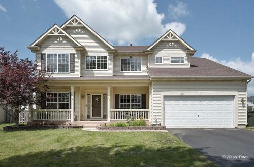 3283 Pinewood Dr, Yorkville, IL, 60560-4673 | Card Image