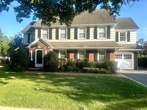 118 4th St, Garden City, NY, 11530-5934 | Card Image