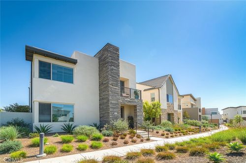 173 Scale, Irvine, CA, 92618-1371 | Card Image