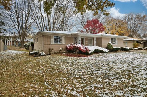 32845 Northampton Dr, Warren, MI, 48093-6164 | Card Image