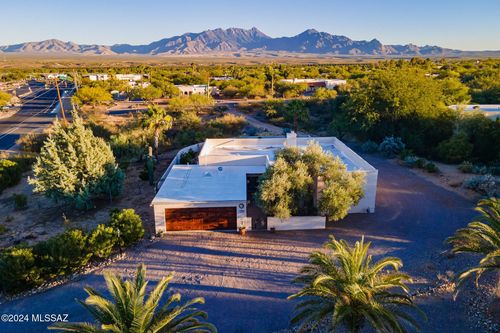 511 W Continental Rd, Green Valley, AZ, 85622-3611 | Card Image