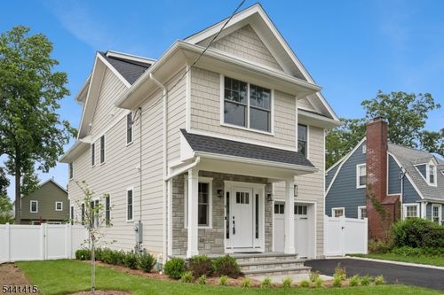4 Shadylawn Dr, Madison, NJ, 07940-1012 | Card Image