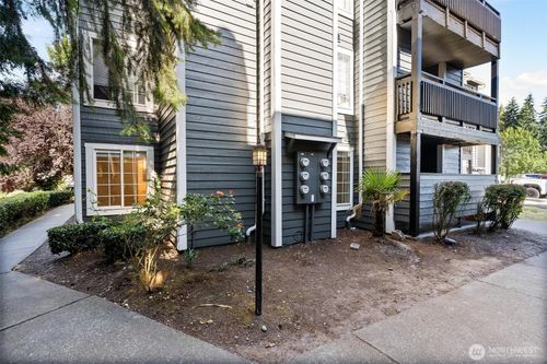 b103-22810 30th Ave S, Des Moines, WA, 98198-7297 | Card Image