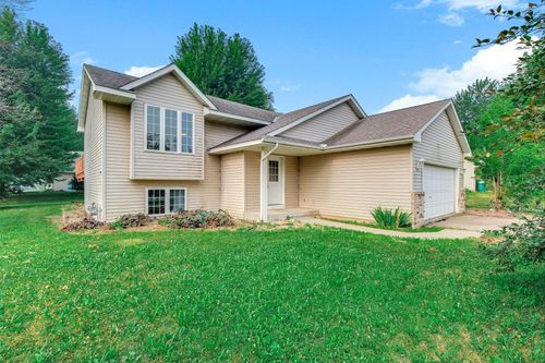 8181 Ravenrock Rd, Rockford, MN, 55373-9330 | Card Image