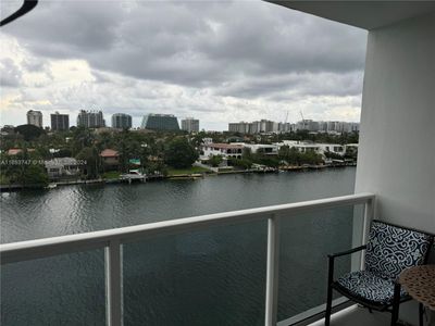 603S - 9381 E Bay Harbor Dr, Condo with 2 bedrooms, 1 bathrooms and null parking in Bay Harbor Islands FL | Image 2