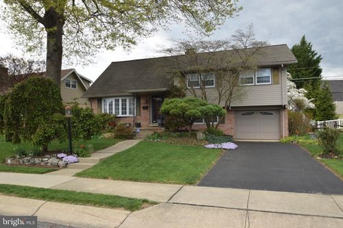 1305 Whitfield Blvd, READING, PA, 19609-1038 | Card Image
