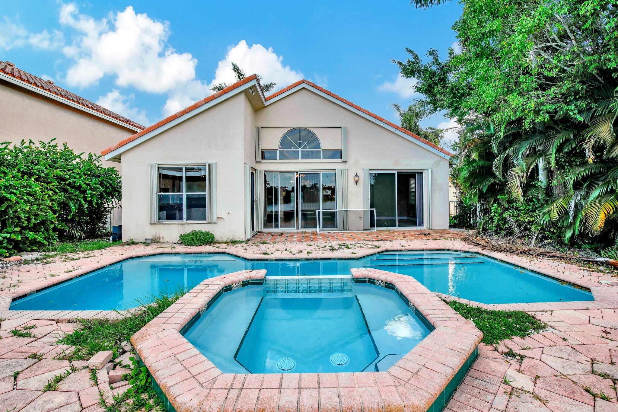 13th St, Pembroke Pines, FL 33029