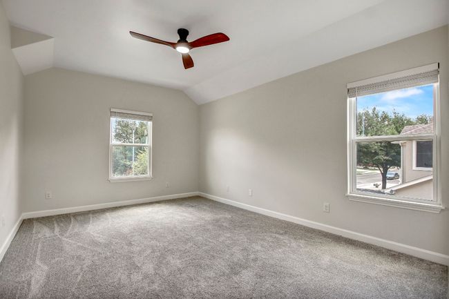 Bedroom 3 with ceiling fan and natural light | Image 14
