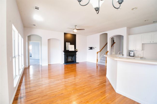Look how bright and fresh with the new paint! | Image 12