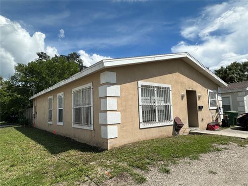 2305 E 28th Ave, Tampa, FL, 33605-1333 | Card Image