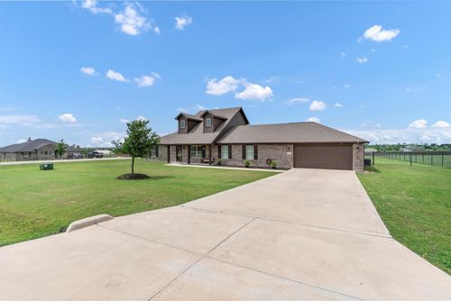 194 Hillcrest Ln, Decatur, TX, 76234-2337 | Card Image