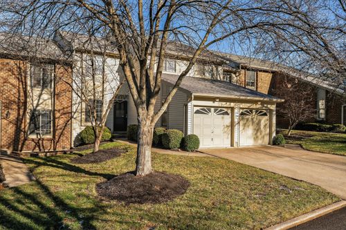 2730 Hurstland Ct, Crestview Hills, KY, 41017-2266 | Card Image