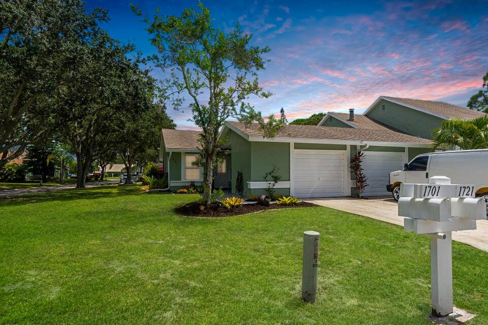 Balmoral Ct, Port Saint Lucie, FL 34952