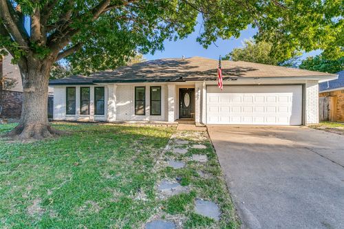 2507 Villanova St, Arlington, TX, 76018-2571 | Card Image