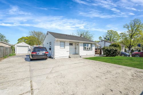 1739 5th Ave, Bay Shore, NY, 11706-3406 | Card Image