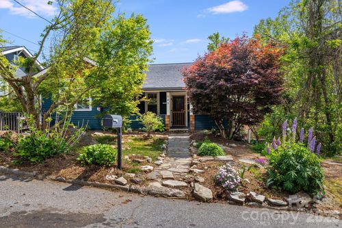 107 Courtland Ave, Asheville, NC, 28801-2110 | Card Image