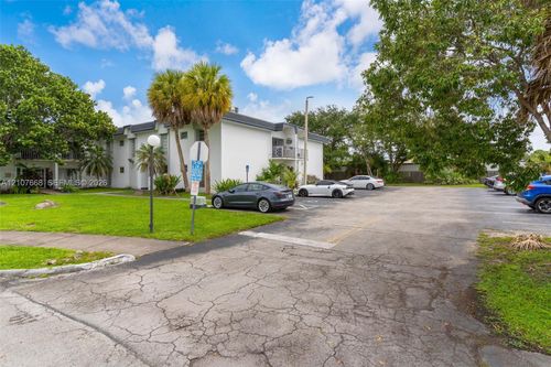 k4-7245 Sw 94th Pl, Miami, FL, 33173-3229 | Card Image