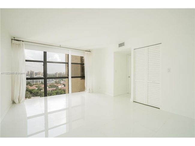 APT-2306 - 18181 Ne 31 St Ct, Condo with 2 bedrooms, 2 bathrooms and null parking in Aventura FL | Image 13