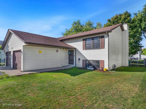 644 Swan Dr, Grayslake, IL, 60030-1393 | Card Image
