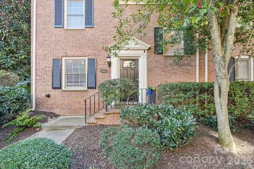 e-500 N Poplar St, Charlotte, NC, 28202-1700 | Card Image