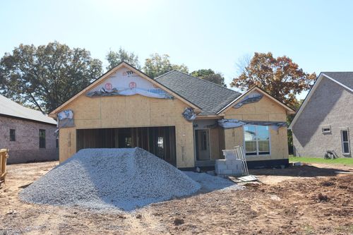 710 Southern Pine Trl, Clarksville, TN, 37043-2735 | Card Image