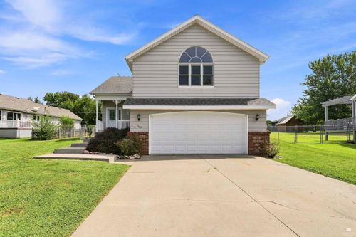 708 Knollwood Street, Wakefield, KS, 67487 | Card Image