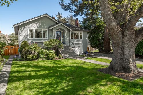 777 St Patrick St, Victoria, BC, V8S4X6 | Card Image