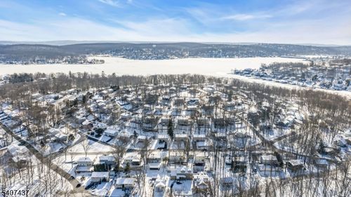 9 Corsica Rd, Hopatcong, NJ, 07843-1806 | Card Image