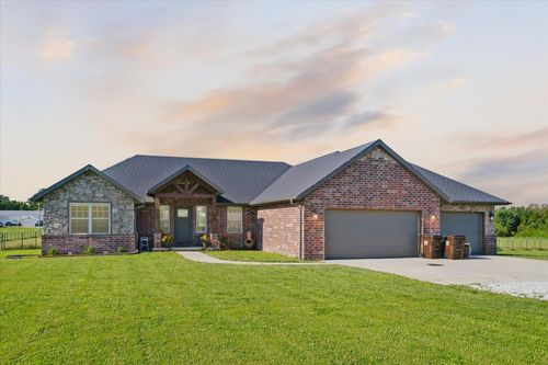 206 Maria Rd, Clever, MO, 65631-4203 | Card Image