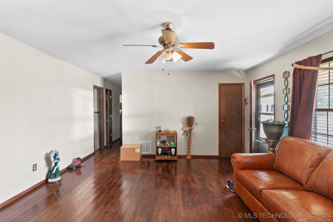 1421 S Hayes Ave, House other with 3 bedrooms, 2 bathrooms and null parking in Wagoner OK | Image 9