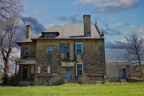 618 Forest Ave, Cincinnati, OH, 45229-2649 | Card Image