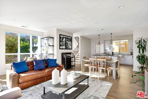 1/2 N Stanley Ave, Los Angeles, CA, 90036 | Card Image