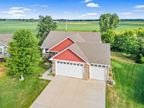 914 Prestwick Dr, Belle Plaine, MN, 56011-4100 | Card Image