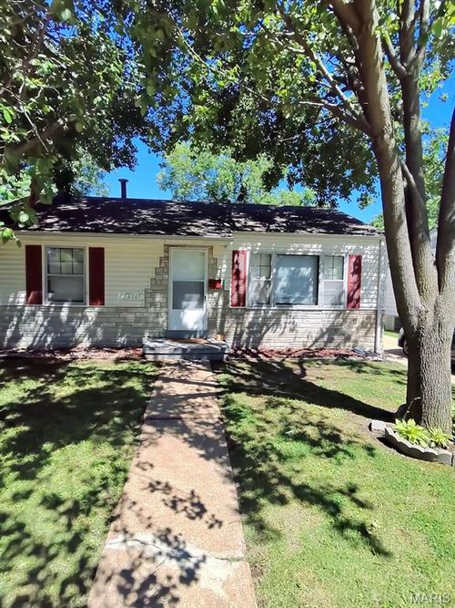 3265 Lynros Dr, Saint Ann, MO, 63074-3520 | Card Image