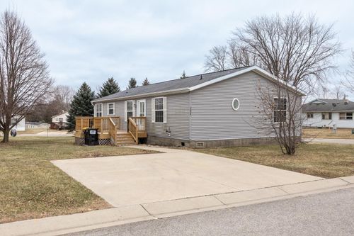 2008 Nightingale Avenue Nw, Stewartville, MN, 55976 | Card Image