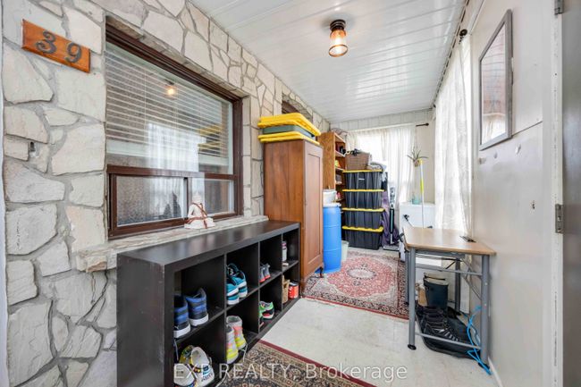 39 Rowntree Ave, House other with 2 bedrooms, 1 bathrooms and 1 parking in Toronto ON | Image 6
