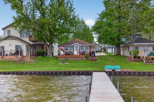 246 Ackerson Lake Dr, Jackson, MI, 49201-8755 | Card Image