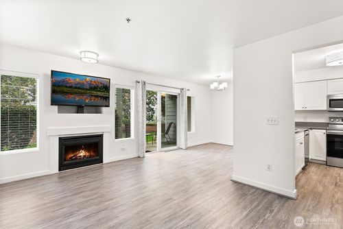 s-103-15150 140th Way Se, Renton, WA, 98058-5813 | Card Image