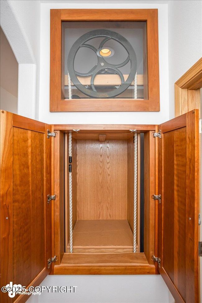 12 Elevator | Image 13