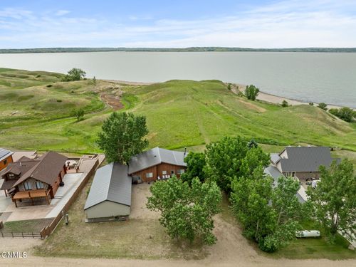 11266 Keys Cove Loop, Ray, ND, 58849-6001 | Card Image