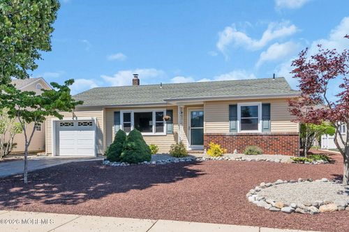 10 Sheridan Road, Toms River, NJ, 08757 | Card Image